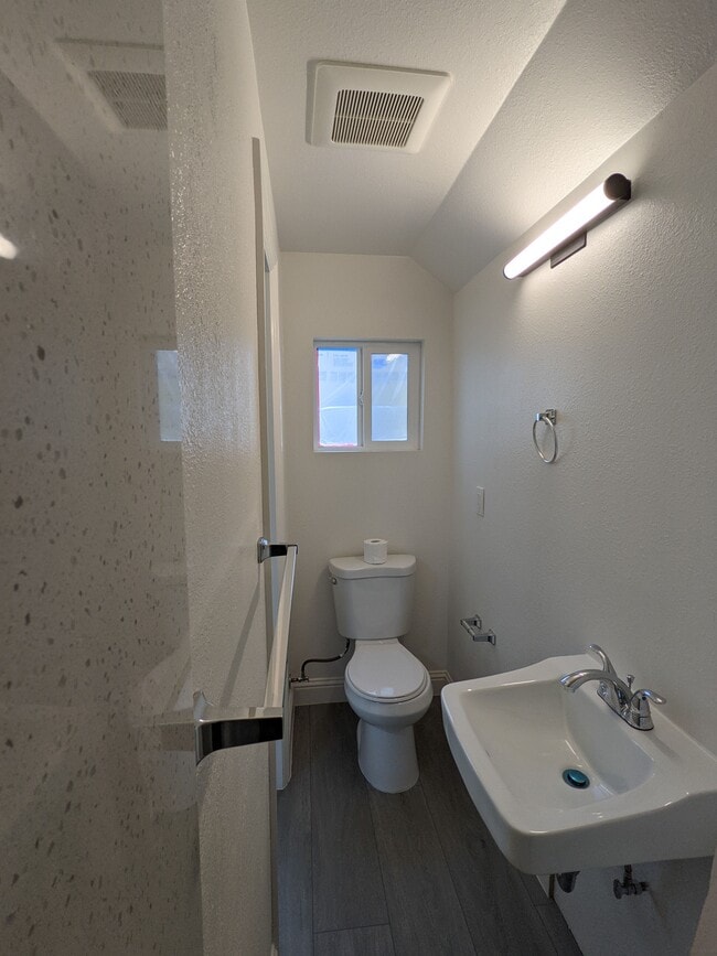 Bathroom - 2314 Ellsworth St