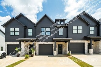 Building Photo - 22928 Village Pkwy