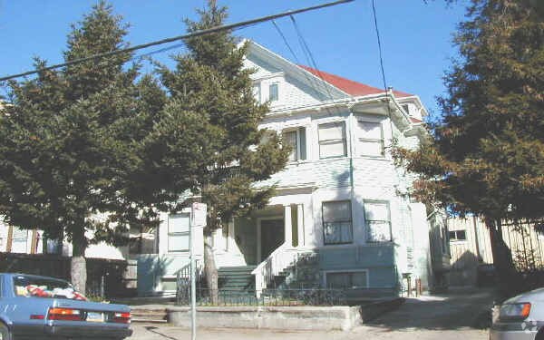 Building Photo - 536 E 11th St