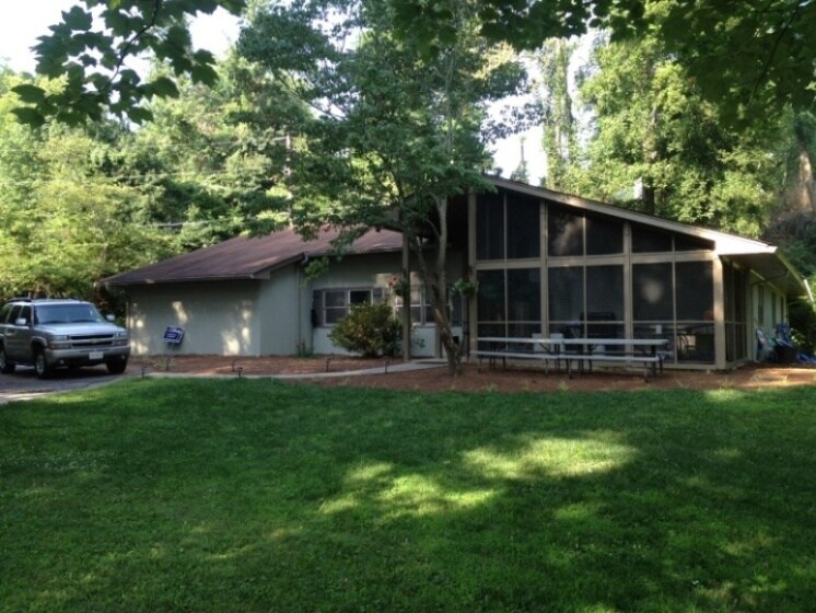 Primary Photo - 82 Larc Way