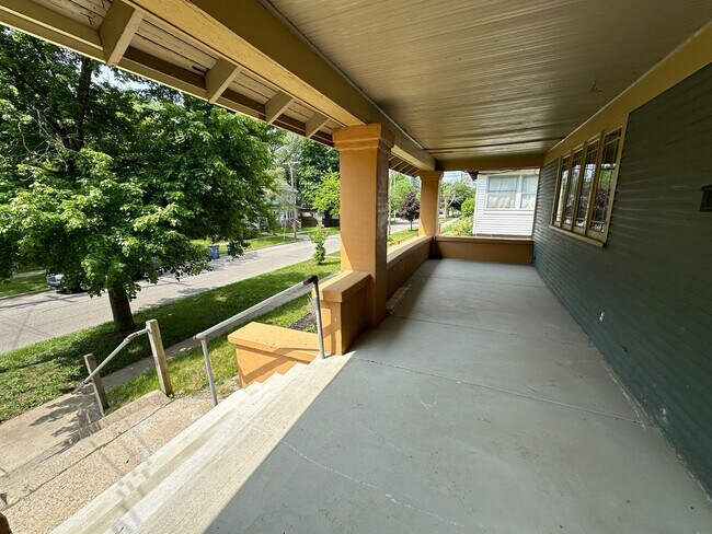 Foto del edificio - 1119 Alexander St SE