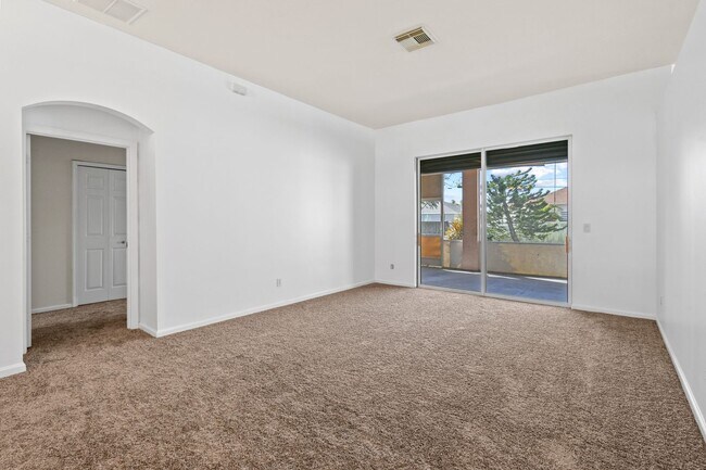 Foto del edificio - Clean large home