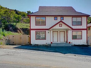 Building Photo - 1455 N Main St