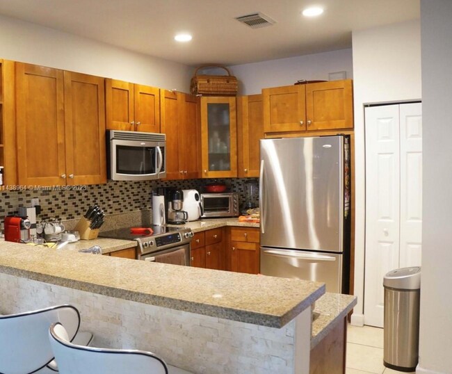 Foto del edificio - 10708 NW 74th St