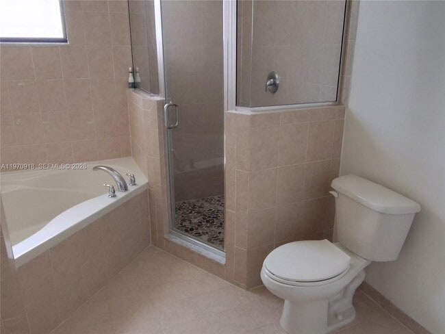 Building Photo - 3705 NE 4th St