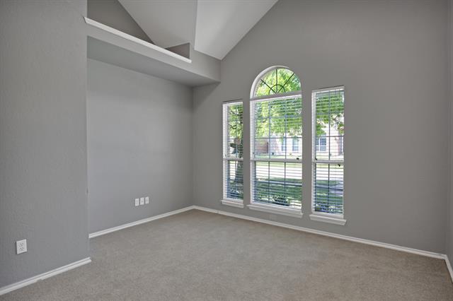 Building Photo - 9409 Stonewood Dr