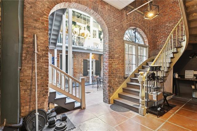 Building Photo - 807 Bourbon St