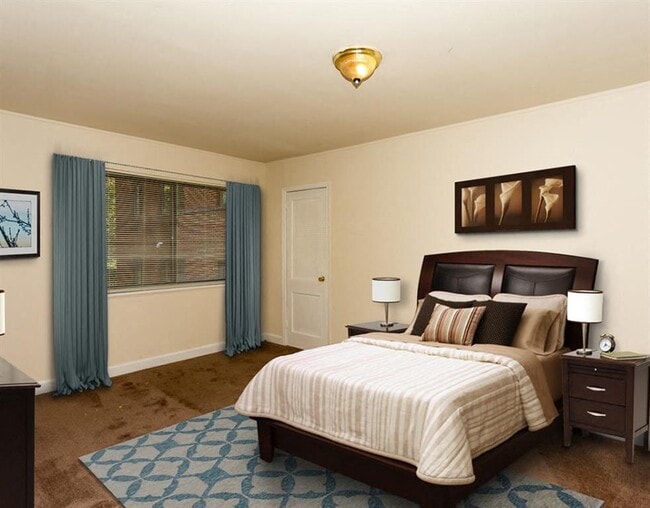 Foto del edificio - Friendship Courts Apartments