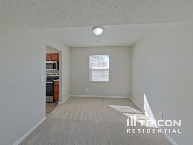 Building Photo - 741 Elderberry Ln