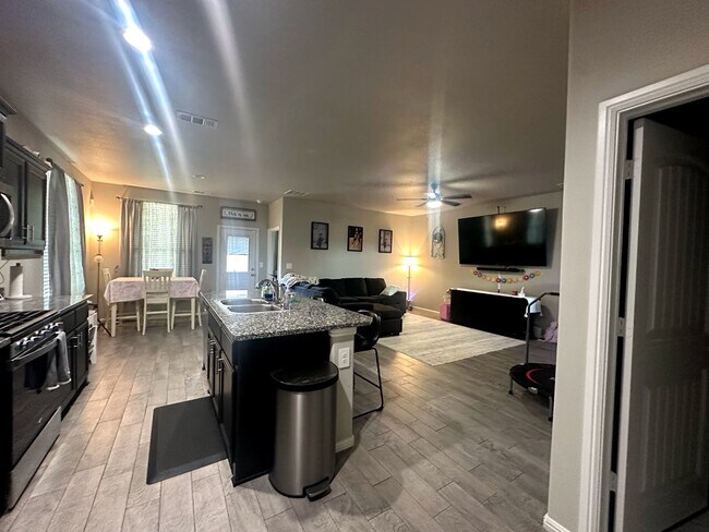 Foto del edificio - 7539 Orion Rd
