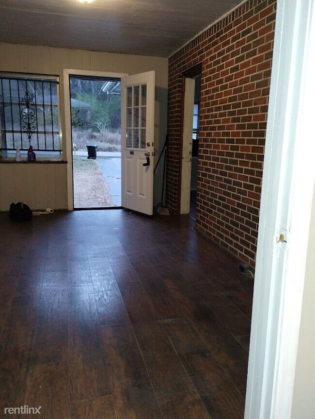 Building Photo - 2 br, 1 bath Duplex - 1329 Heflin Avenue W...