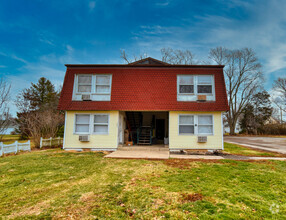 Building Photo - 203 S Maple St