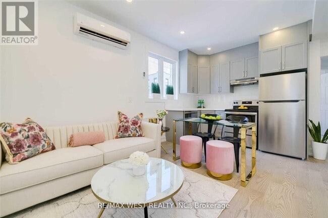 Building Photo - 129 Curzon St