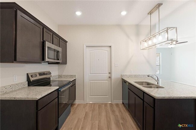 Building Photo - 505 Adley Ave