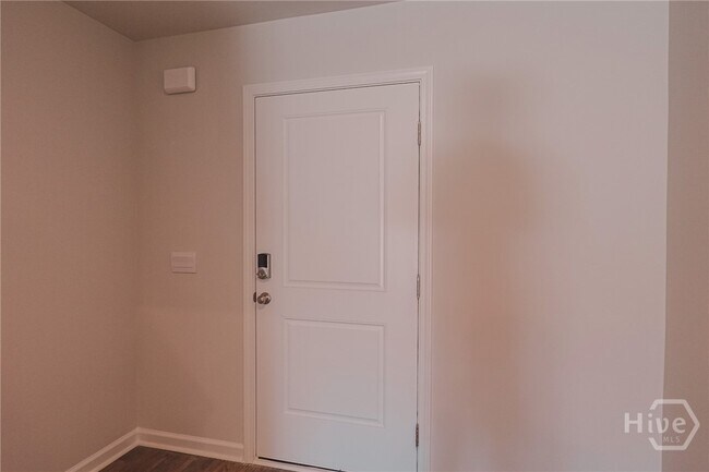 Building Photo - 411 Coconut Dr