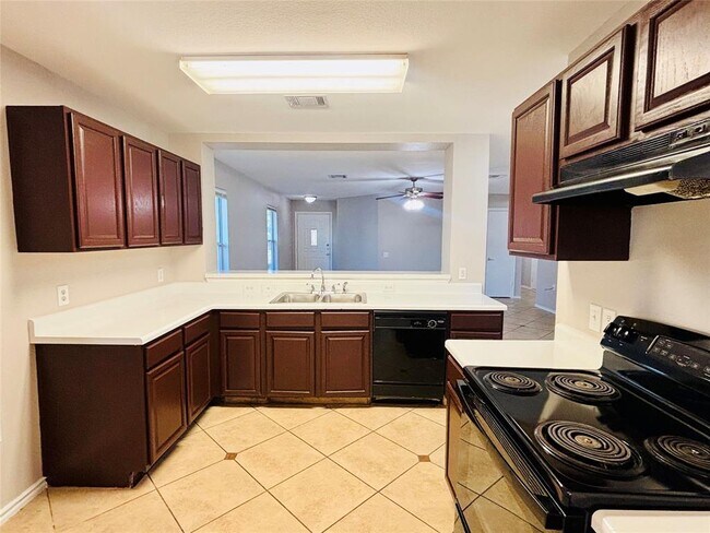 Foto del edificio - 7424 Cayenne Ln