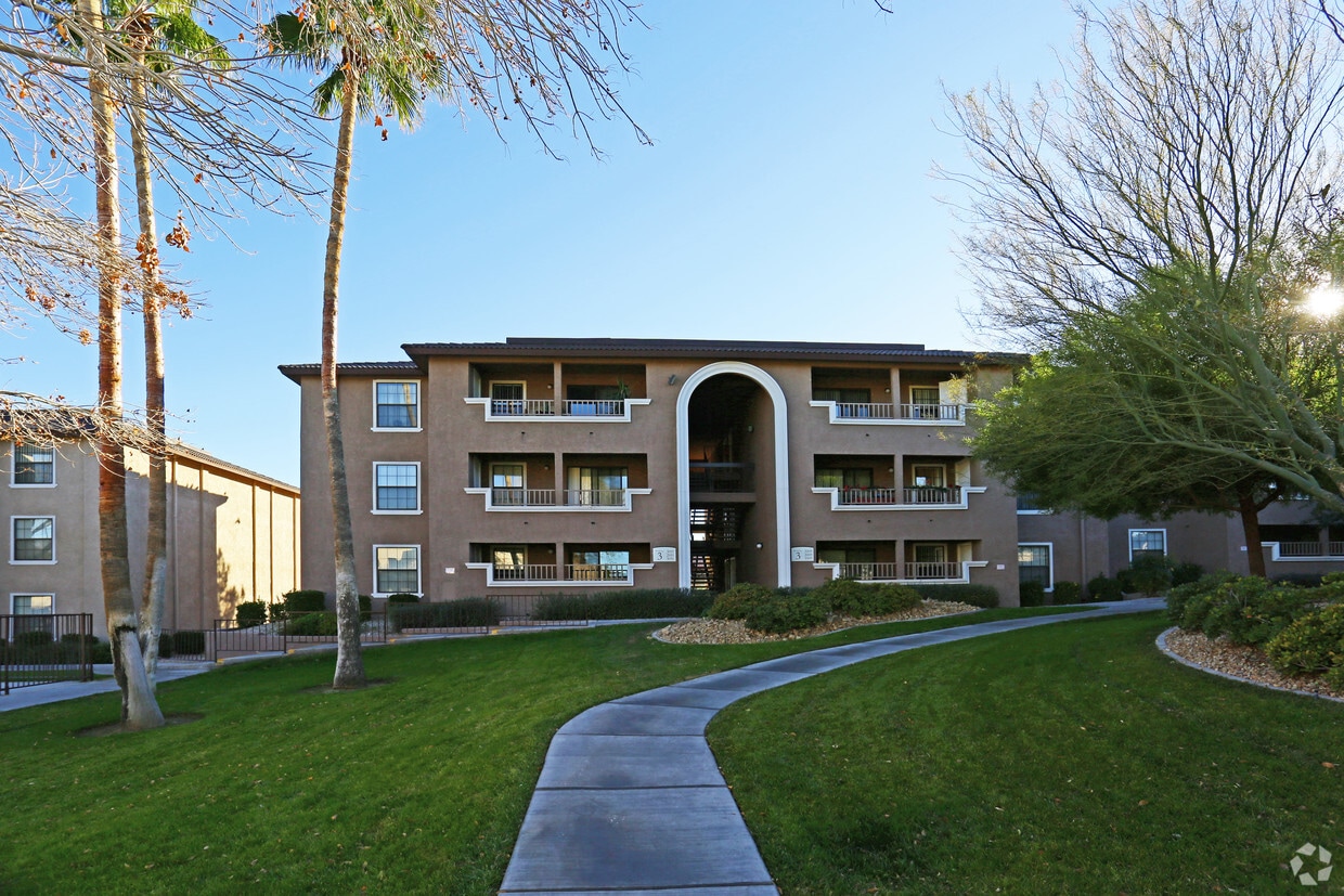 Primary Photo - Sterling Sahara Apartments
