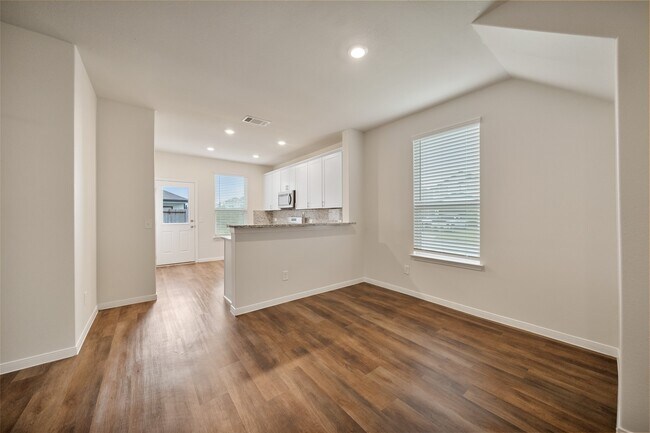 Building Photo - 14551 Maple Field Dr