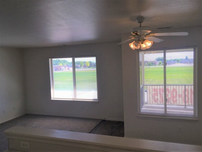Living Room - 2709 Wildwood Cir