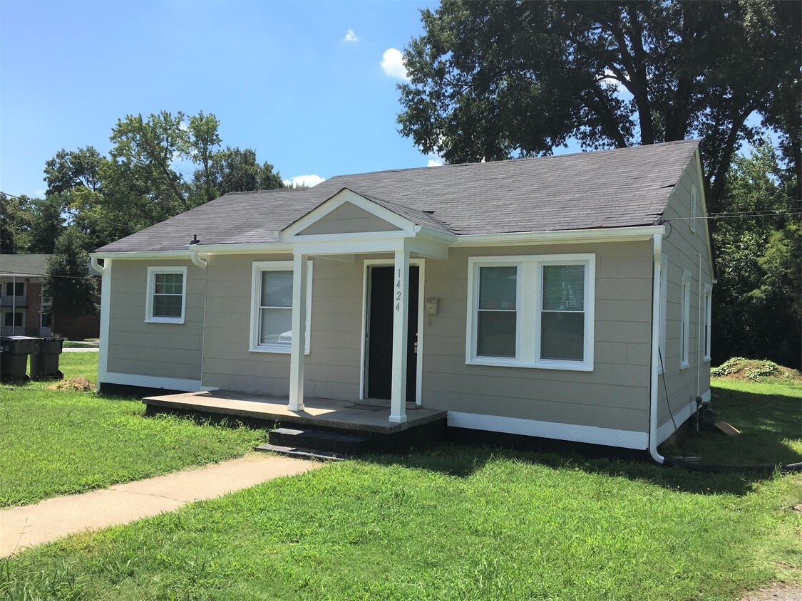 1424 Kennon St, Charlotte, NC 28205 House Rental in Charlotte, NC