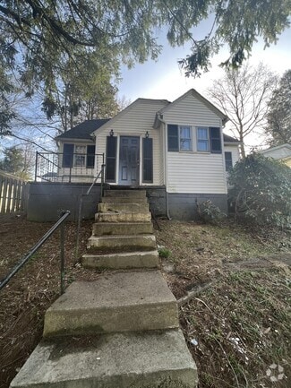 Building Photo - 1016 E Brookside Dr
