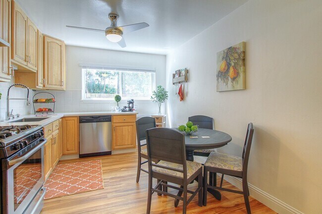 Building Photo - 871 Sonoma Ave