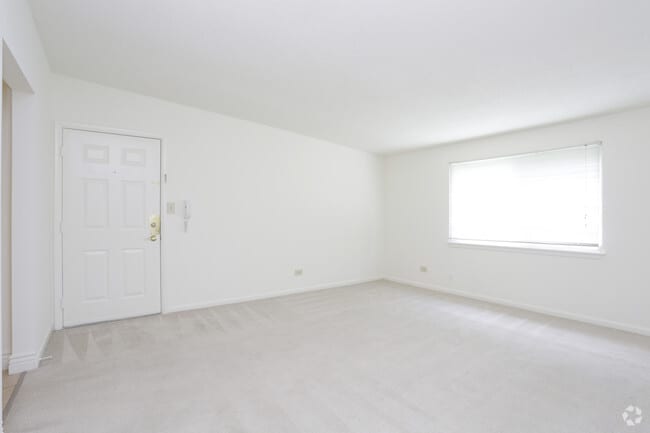 2 Bedroom - Living Room - Garden Court