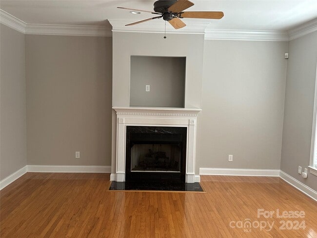 Building Photo - 4730 Hunter Crest Ln