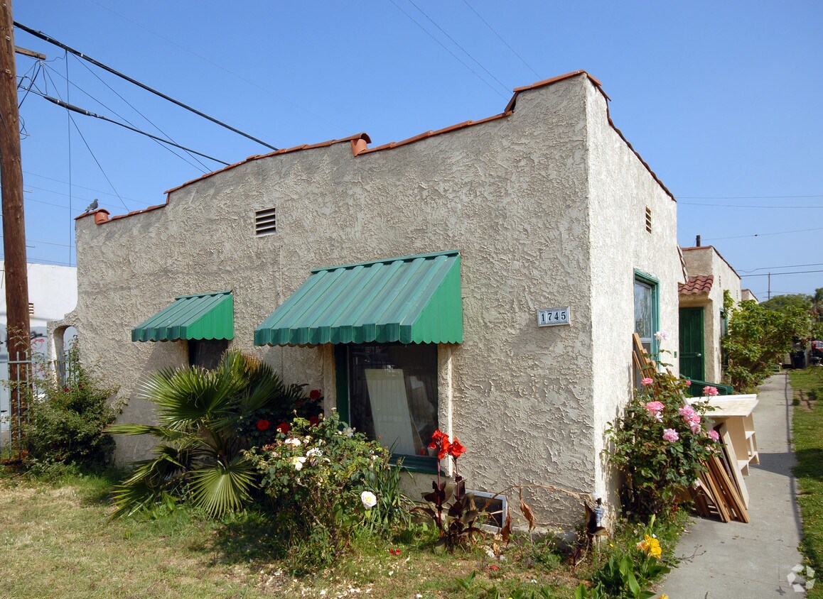 Building Photo - 1745 W 64th St