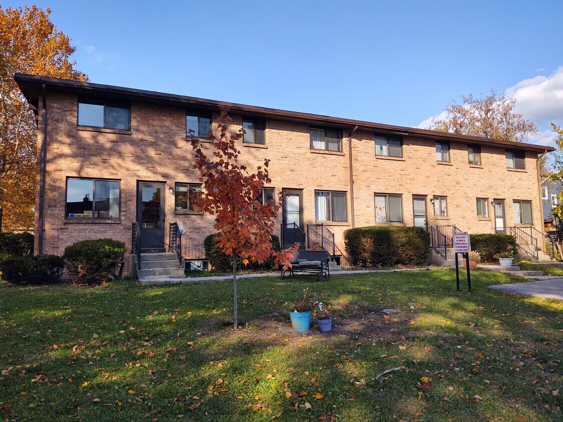 1320 Northfield Ave NE, Grand Rapids, MI 49505 Townhome Rentals in