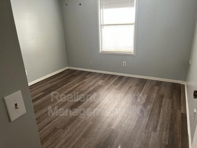 Building Photo - 803 Amhurst Dr