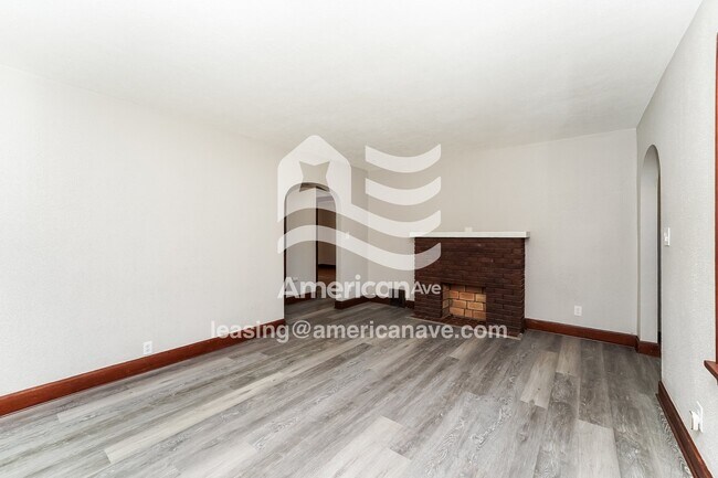 Building Photo - 1509 W 20th St