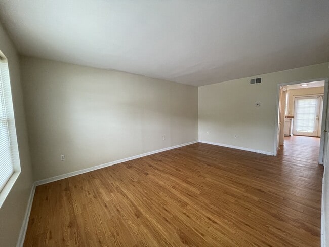 Building Photo - Home For Rent