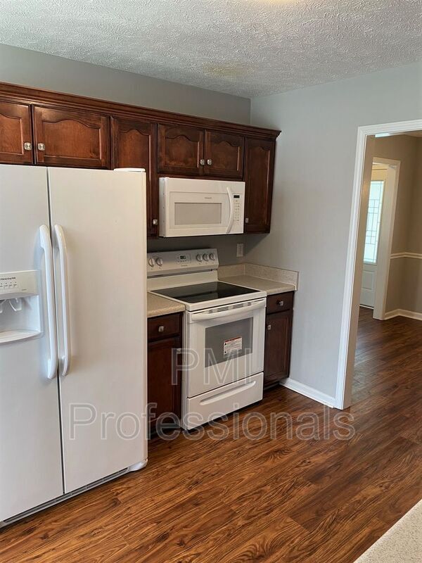 Building Photo - 3016 Florence Rd