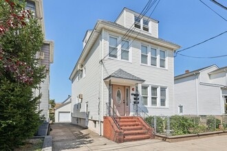 Building Photo - 153 Banta Ave