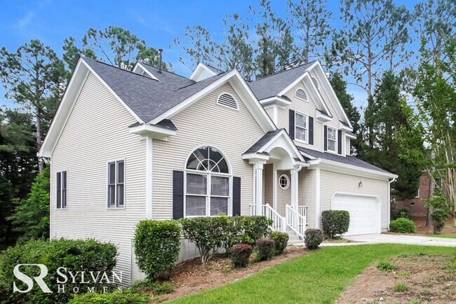 Building Photo - Stunning 3bed/2.5 bath Home