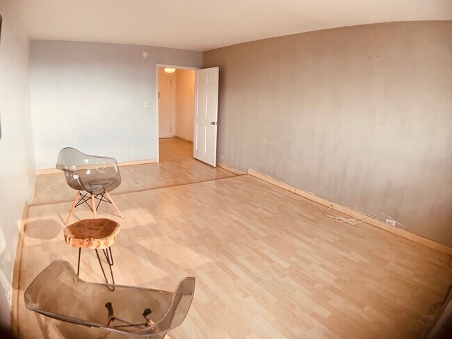 Foto del edificio - 6125 97th St