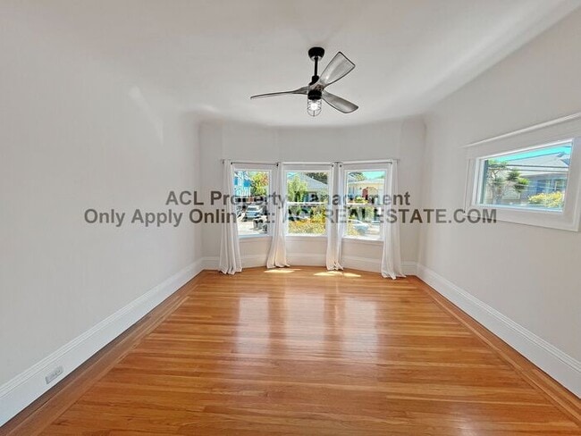 Foto del edificio - North Oakland Beauty – Modern Comfort Meet...
