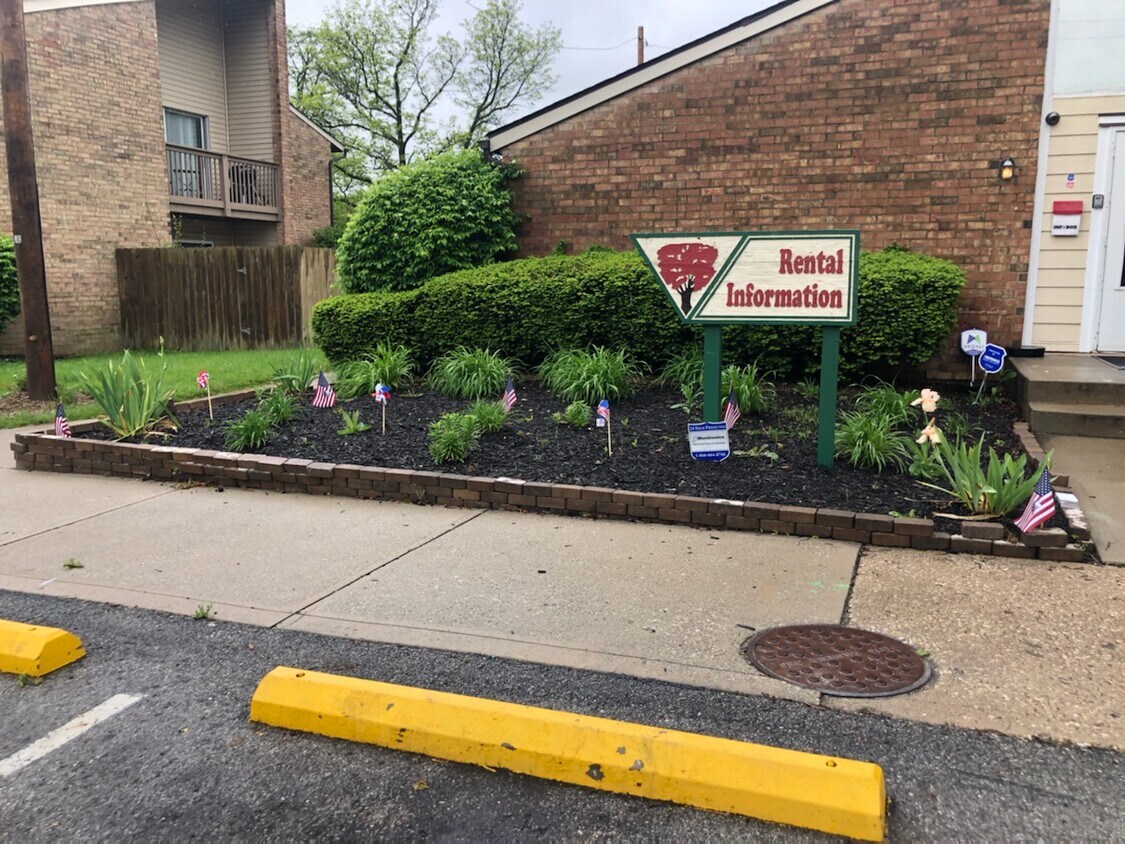 2301 Forest Creek Dr S Unit 1, Columbus, OH 43223 Apartment for Rent in Columbus, OH