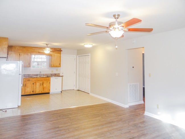 Building Photo - 75 Carlton Ln