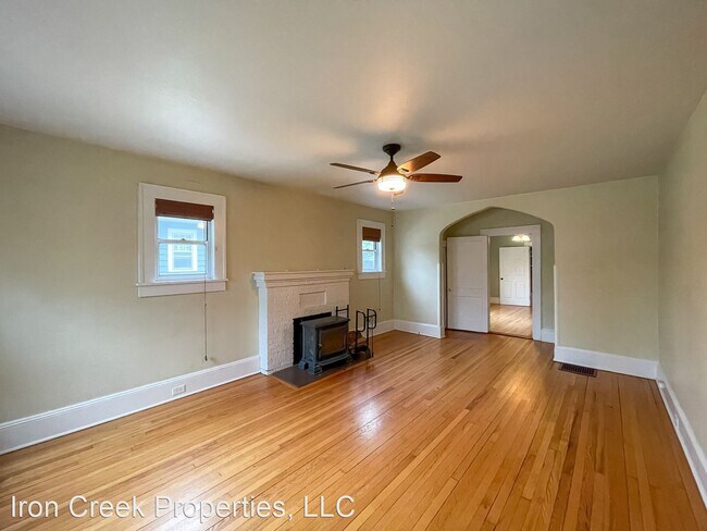 Building Photo - 4 br, 2 bath House - 7 Harvard Place