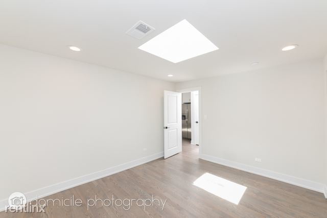 Building Photo - 834 N Wolcott Ave