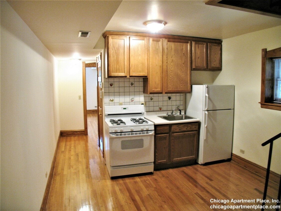 Primary Photo - 2118 W. Berteau