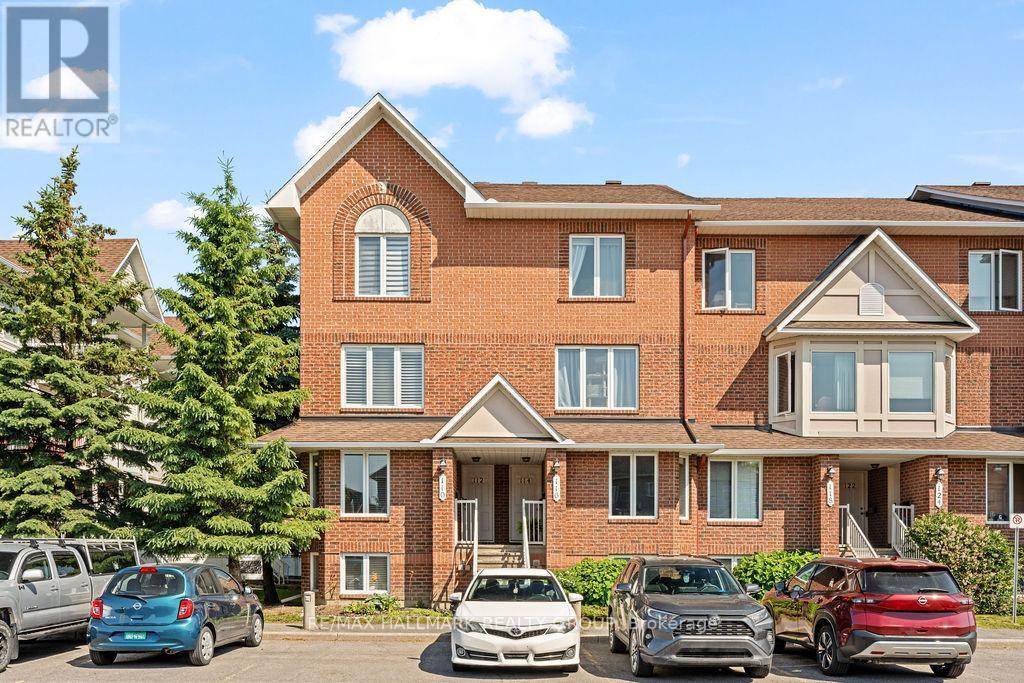 Primary Photo - 114 Privé Bonfield