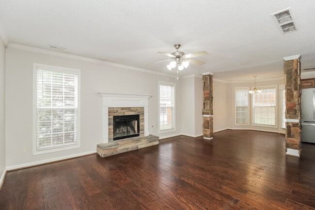 Foto del edificio - 155 Avondale Cir