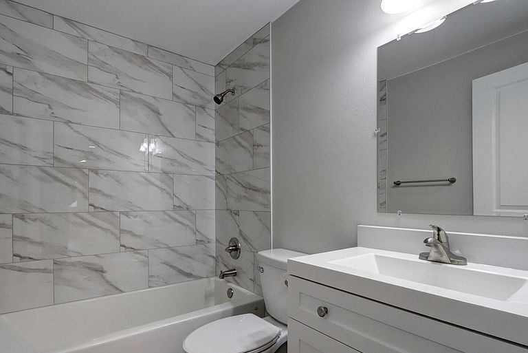 Foto principal - 325 E Manor Ave