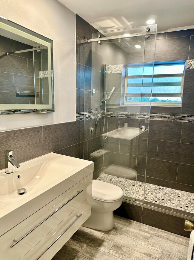 Foto del edificio - 733 NW 30th Ct