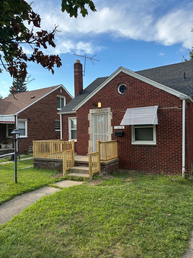 Building Photo - 13679 Bringard Dr
