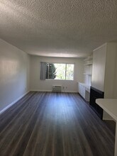 Building Photo - 160 S El Molino Ave