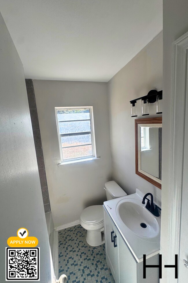 Foto del edificio - 132 Frances St